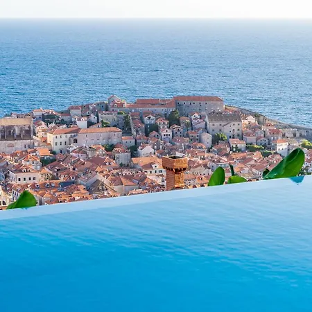 Cosy Loft W Private Pool & Patio Apartment