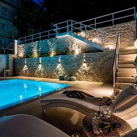 Cosy Loft W Private Pool & Patio