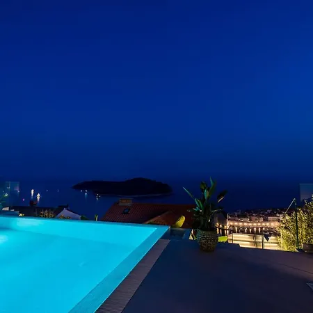 Cosy Loft W Private Pool & Patio *