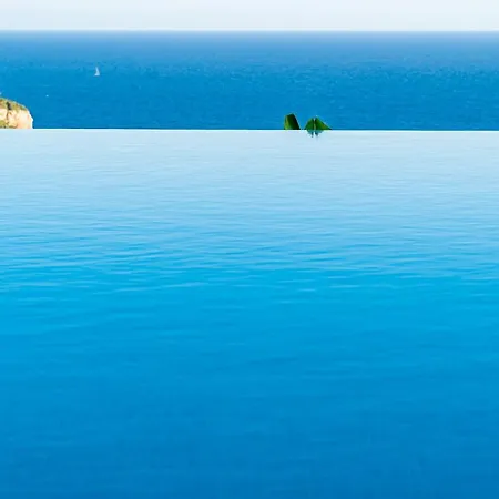 Cosy Loft W Private Pool & Patio *