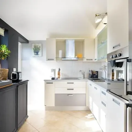 Cosy Loft W Private Pool & Patio