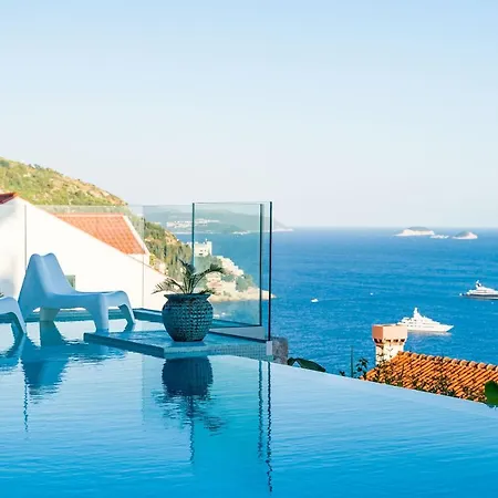 Cosy Loft W Private Pool & Patio