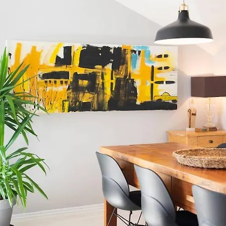 Cosy Loft W Private Pool & Patio