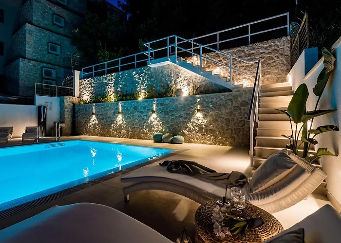 Cosy Loft W Private Pool & Patio