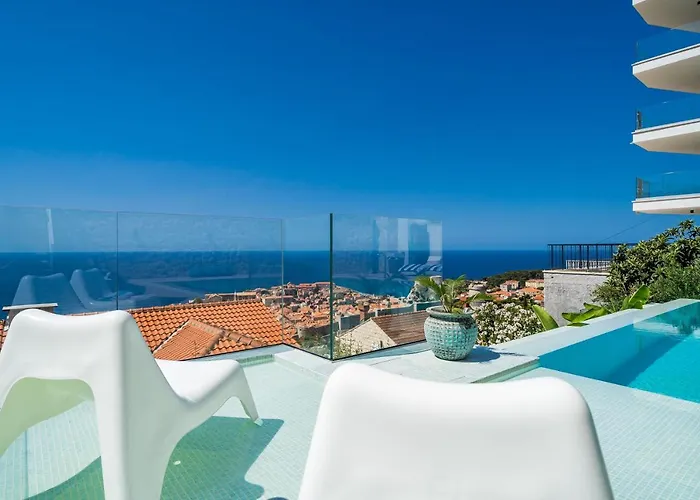 Cosy Loft W Private Pool & Patio アパート