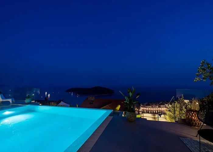 Cosy Loft W Private Pool & Patio *