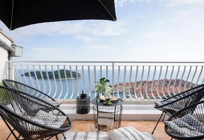 Cosy Loft W Private Pool & Patio アパート ドゥブロブニク