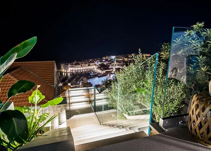 Cosy Loft W Private Pool & Patio アパート