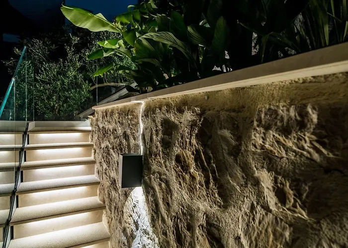 Cosy Loft W Private Pool & Patio