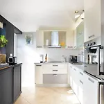 Cosy Loft W Private Pool & Patio