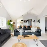 Lejlighed Cosy Loft W Private Pool & Patio *