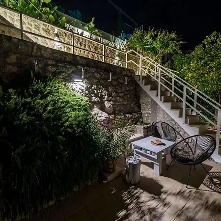 Cosy Loft W Private Pool & Patio Апартаменты Дубровник